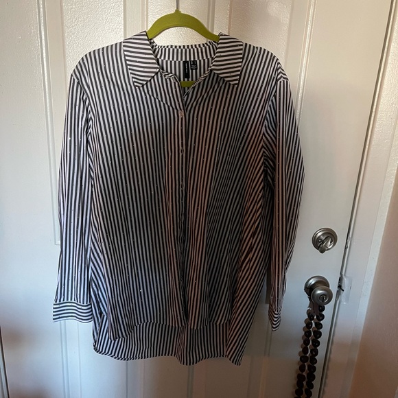 Vero Moda Black and White Striped Button Down Shirt - Picture 1 of 2
